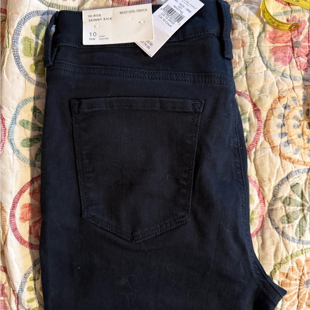 AE American Eagle Hi Rise Skinny Kick Size 10 short Black Jeans NWT
